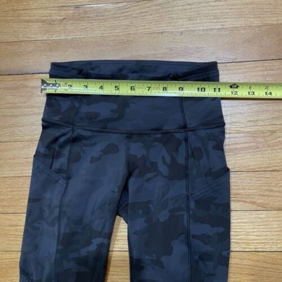 Lululemon Womens Size 2 Fast Free Tight II 25" Non-Reflective Nulux Gray Camo - Picture 15 of 16